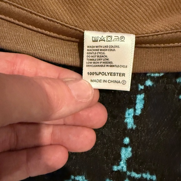 4/$20 ๐๏ธ Yellowstone Dutton Ranch Brown T-Shirt - Picture 3 of 9